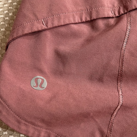 Lululemon Shorts size 4 - Picture 8 of 9